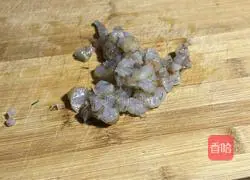 Illustration of how to make shrimp and pork wontons 1