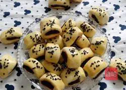 Illustration of how to make a bite of crispy cake 9