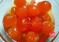 Illustration of how to make egg yolk and bean paste mooncakes 4