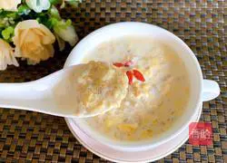 Illustration of how to make egg, milk and oatmeal 1