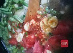 Illustration of how to make braised noodles with potatoes and green beans 7