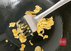 Illustration of how to make fried egg noodle (Chezi noodles) 3