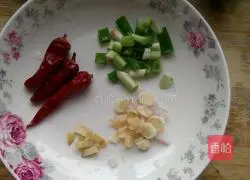 Illustration of how to make spicy stir-fried clams 4