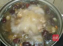 Illustration of how to make nourishing chicken soup 4