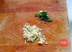 Illustration of how to make preserved eggs mixed with tofu 4