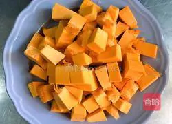 Illustration of how to make pan-fried zucchini and pumpkin cakes 2