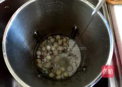 Illustration of how to make spleen-strengthening rice cereal 4