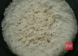 Illustration of how to make red date bean paste buns 6