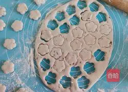  Illustration of how to make cranberry yam pancakes (strengthening the spleen and stomach) 8