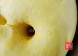 Illustration of how to make corn buns 7