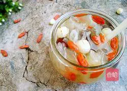 Illustration of how to make wolfberry, white fungus and lotus seed soup 11