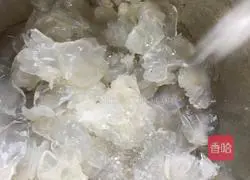 Illustration of how to make cold jellyfish head 5