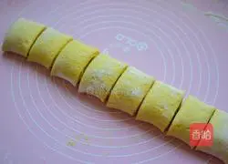 Illustration of how to make pumpkin rolls 7