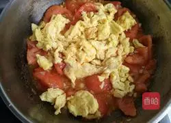 Illustration of how to make scrambled eggs with tomatoes 15