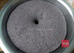 Illustration of how to make healthy black rice noodles and three fresh buns 3