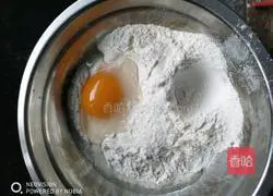 Illustration of how to make egg and ham pancakes 2