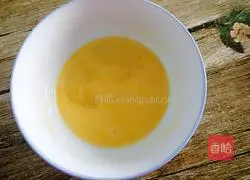 Illustration of how to make fungus and egg soup 6