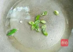 Illustration of how to make tomato and egg soup 5