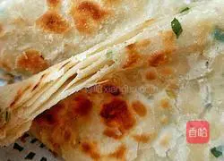 Scallion pancakes that are crispy on the outside and soft on the inside Illustration of how to do it 19