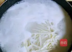 Illustration of how to make chicken soup noodles 19