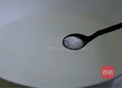 Illustration of how to make coriander meatball soup 12