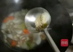 Pork slices Two-color radish soup recipe 5