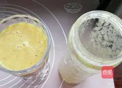 Illustration of how to make freshly squeezed fruit drinks 4