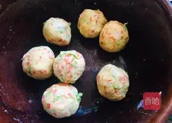 Illustration of how to make vegetable cornmeal steamed buns 6