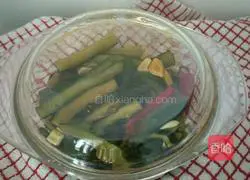 Illustration of how to make pickled cucumbers 8