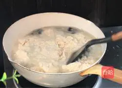 Illustration of how to cook preserved eggs and bean dregs 8