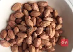 Illustration of how to make cold peanuts 1