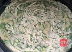 Leek Pancakes - Illustration of how to make magical flour 6