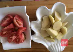 Illustration of how to stew beef brisket with potatoes and tomatoes 7