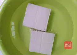 How to make Enoki Mushroom and Tofu Soup Illustration 1