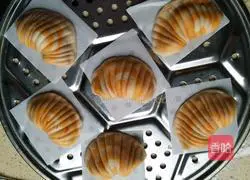 Illustration of how to make two-color steamed buns 20