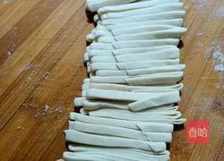 Illustration of the improved version of oil noodles 7