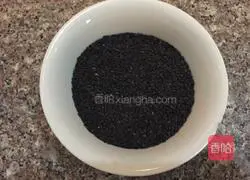 Illustration of how to make black sesame paste 1