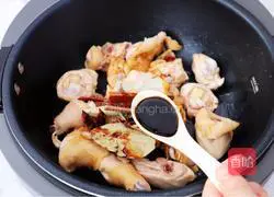 Illustration of how to make chicken legs stewed with potatoes 9