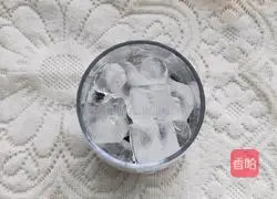 Mulberry Cranberry Illustration of how to make raspberry ice drink 3