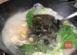 Illustration of how to make shrimp skin egg soup 11