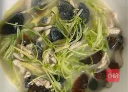 Illustration of how to cook bean sprouts in soup 7