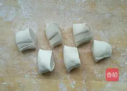 Illustration of how to make bean paste buns 8
