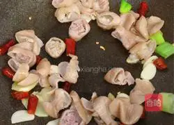 Illustration of how to make spicy sausage 8