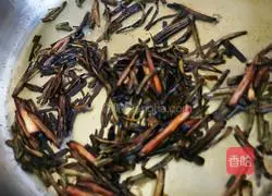 Illustration of home-style scallion noodles 3