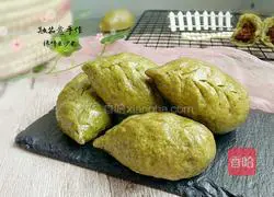 Illustration of how to make green leaf bean paste buns 18