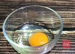 Illustration of how to make chrysanthemum egg noodle soup 2