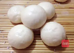 Illustration of how to make white flour steamed buns 8