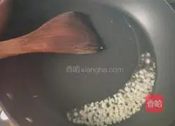 Illustration of how to make tomato sauce spiral pasta 6