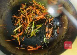 Illustration of how to make fish-flavored shredded pork at home 5