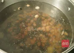 Illustration of how to make black bean, peanut, kelp, melon and chicken soup 7